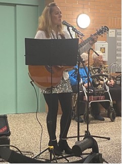Frohes Guitarrenspiel